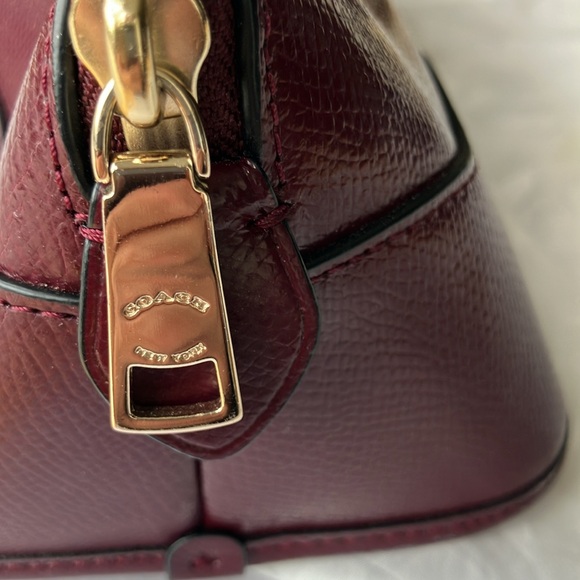 Coach burgundy handbag like new - Picture 8 of 8
